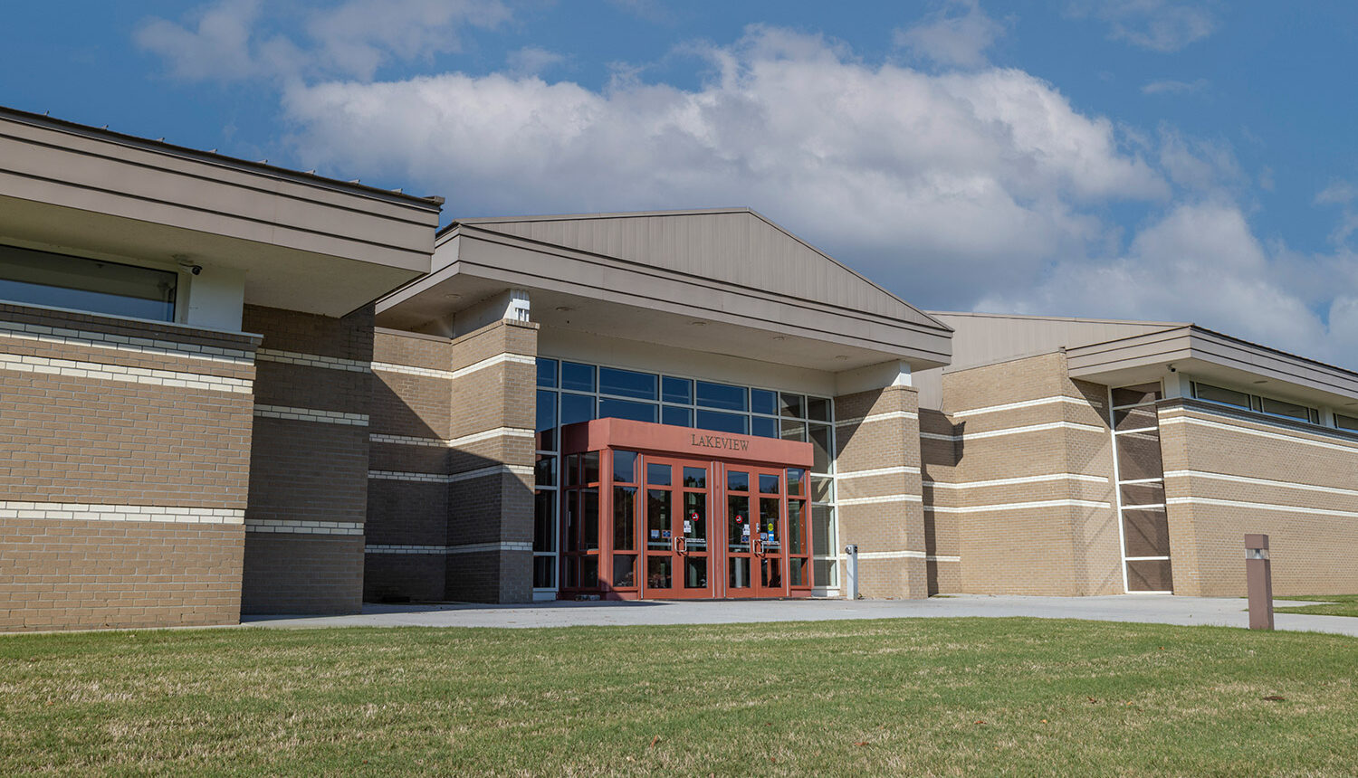 Image of current Lakeview building